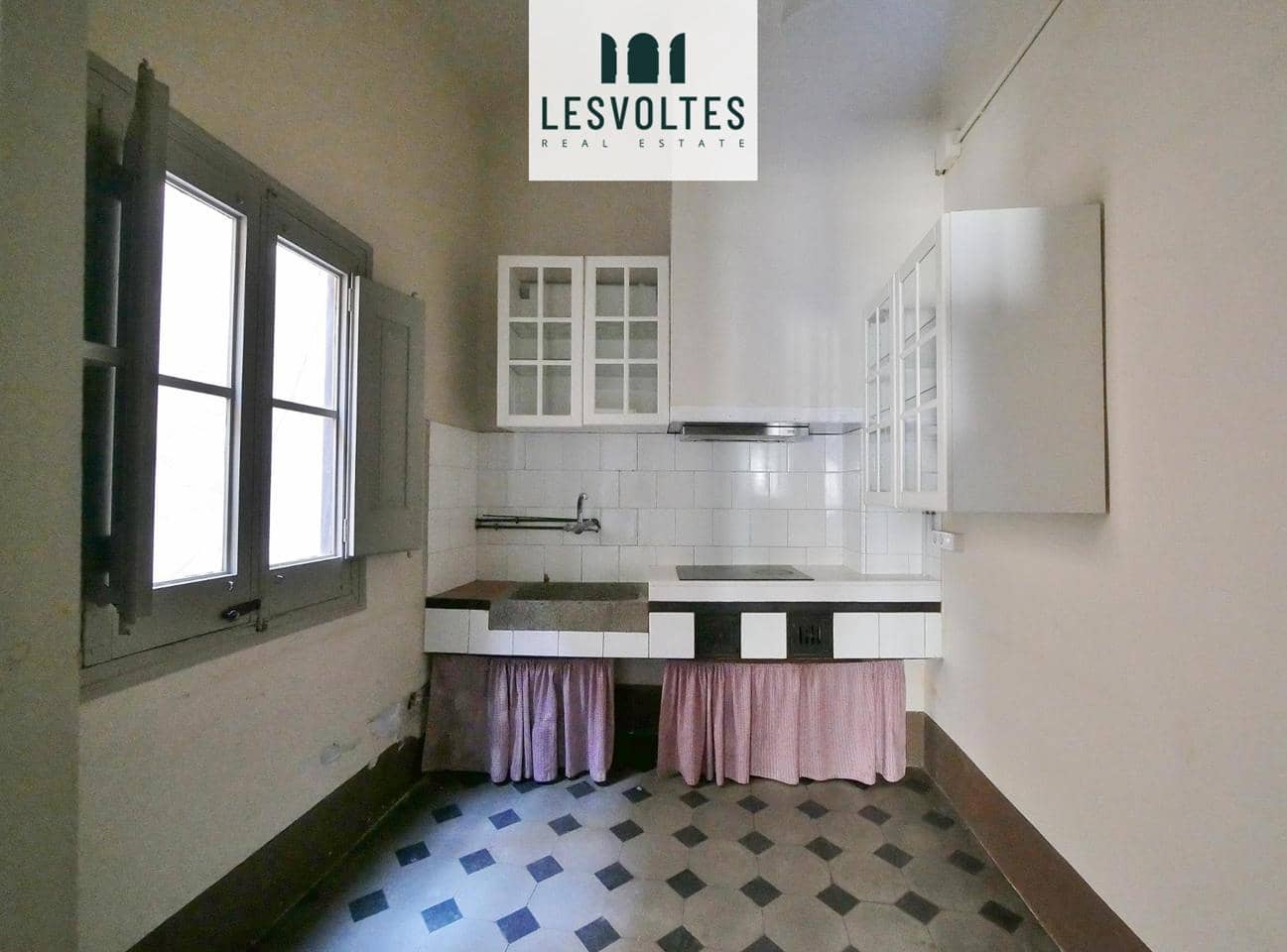 7 bedroom Business for rent in La Bisbal d'Emporda - € 2,000 (Ref: 10081848)