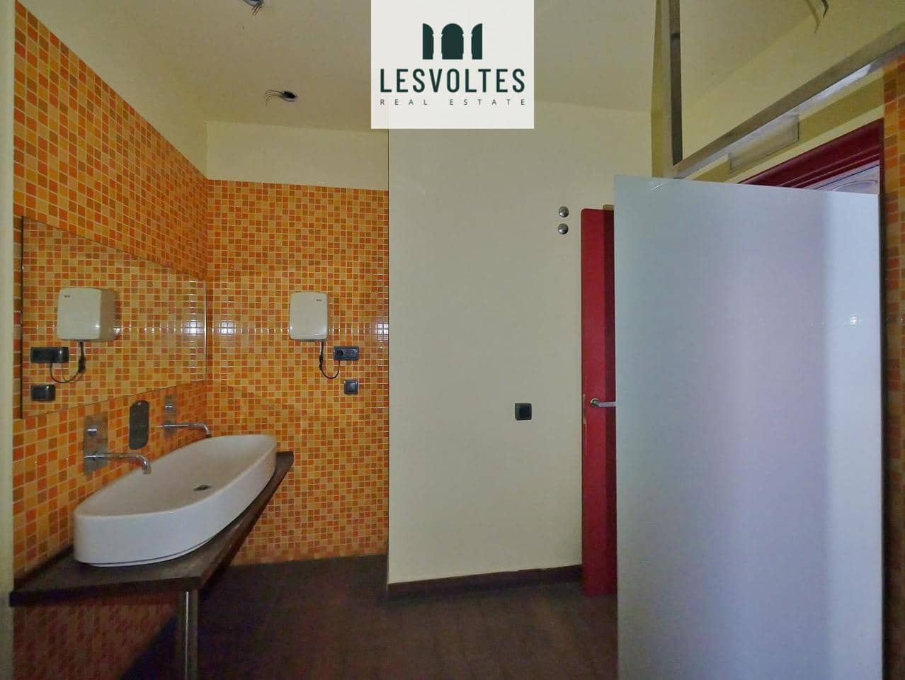 4 bedroom Business for sale in Palamos - € 178,000 (Ref: 10081852)