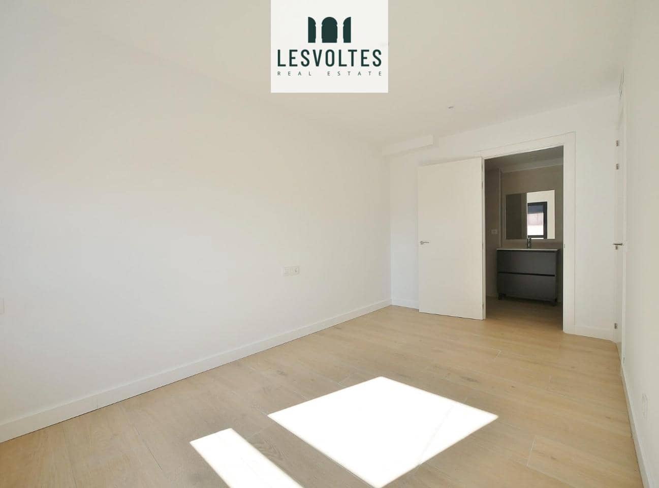 4 bedroom Flat for sale in Palafrugell with garage - € 340,000 (Ref: 10081862)