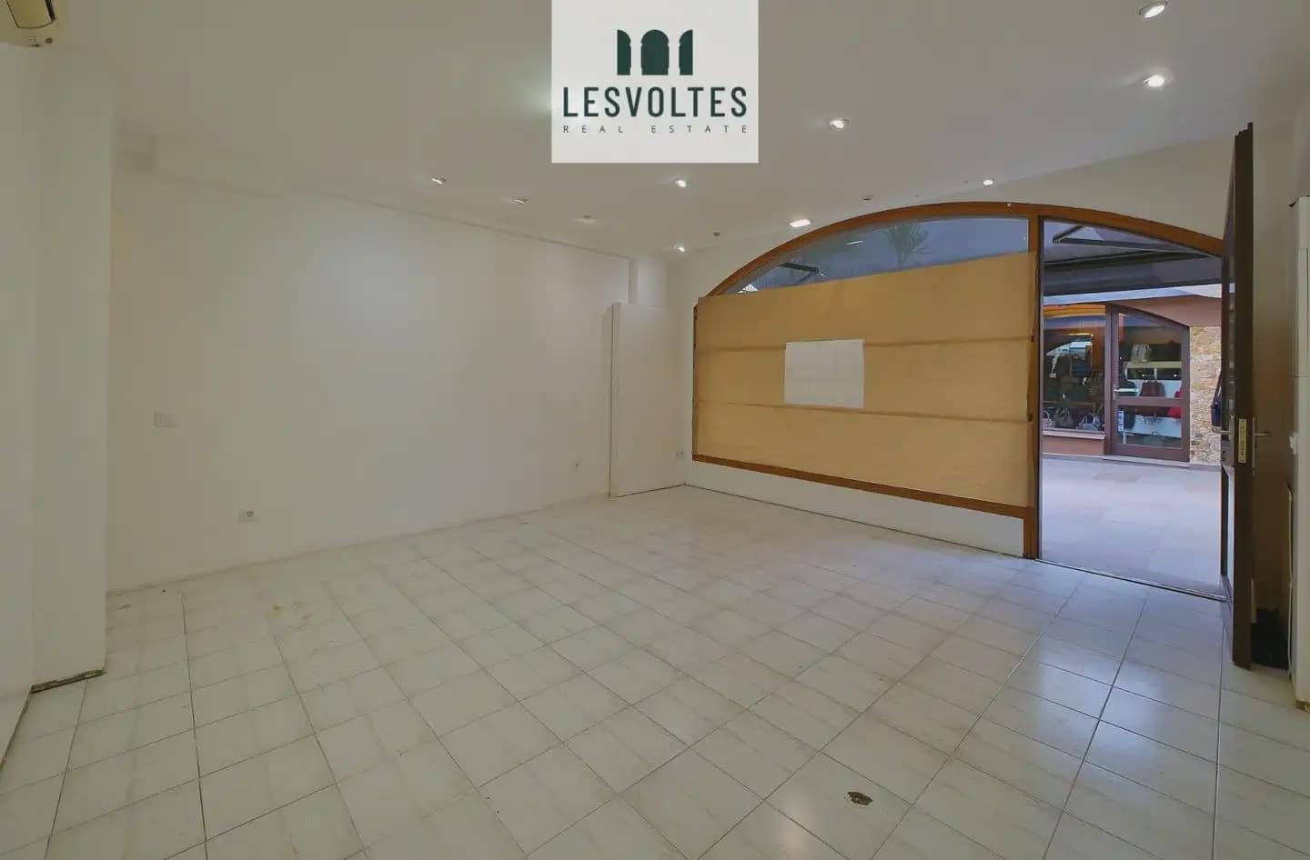 Commercial for rent in Palafrugell - € 750 (Ref: 10081869)