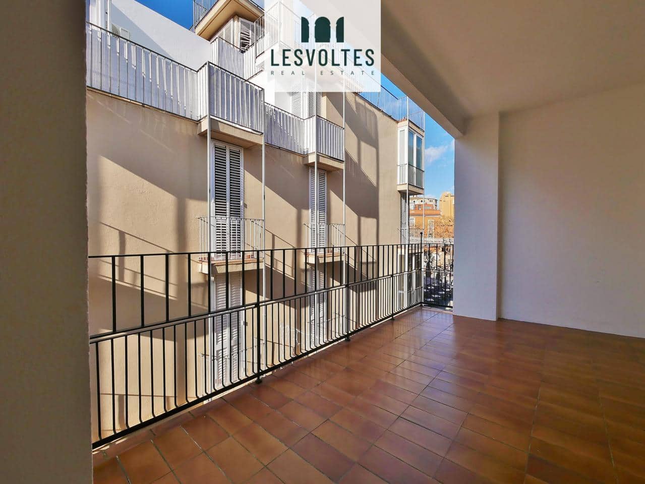 5 bedroom Flat for sale in Palafrugell - € 295,000 (Ref: 10081877)