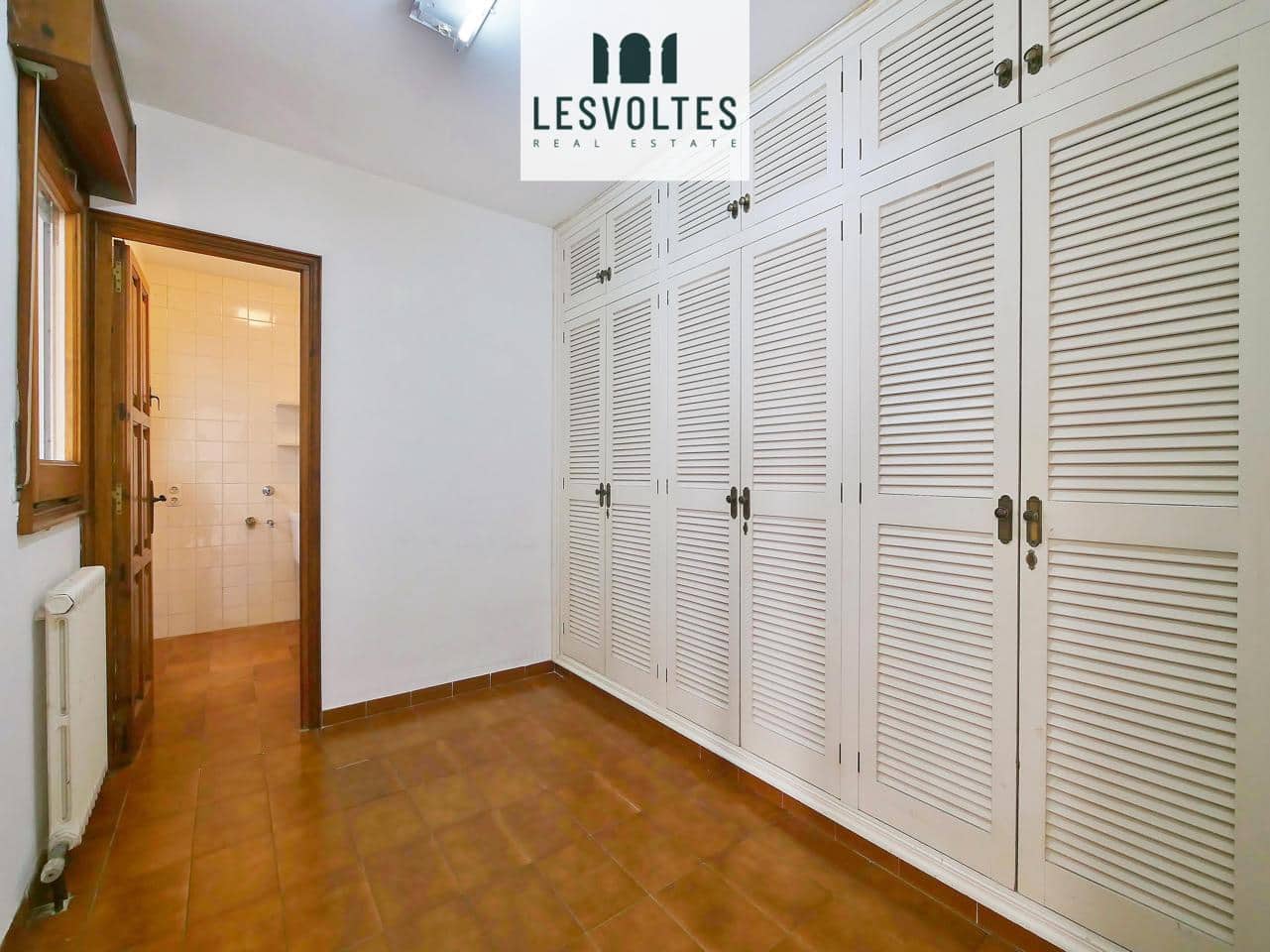 5 bedroom Flat for sale in Palafrugell - € 295,000 (Ref: 10081877)