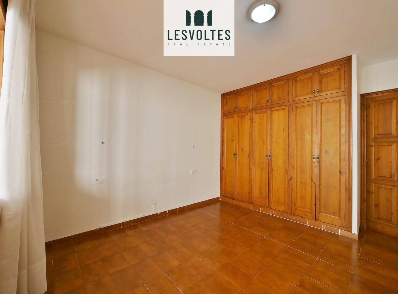 5 bedroom Flat for sale in Palafrugell - € 295,000 (Ref: 10081877)