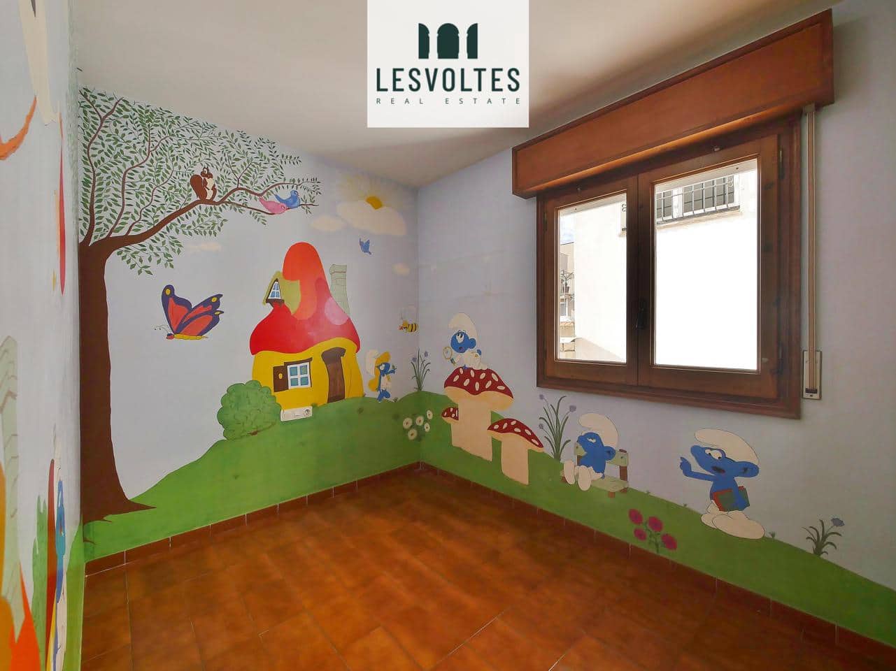 5 bedroom Flat for sale in Palafrugell - € 295,000 (Ref: 10081877)
