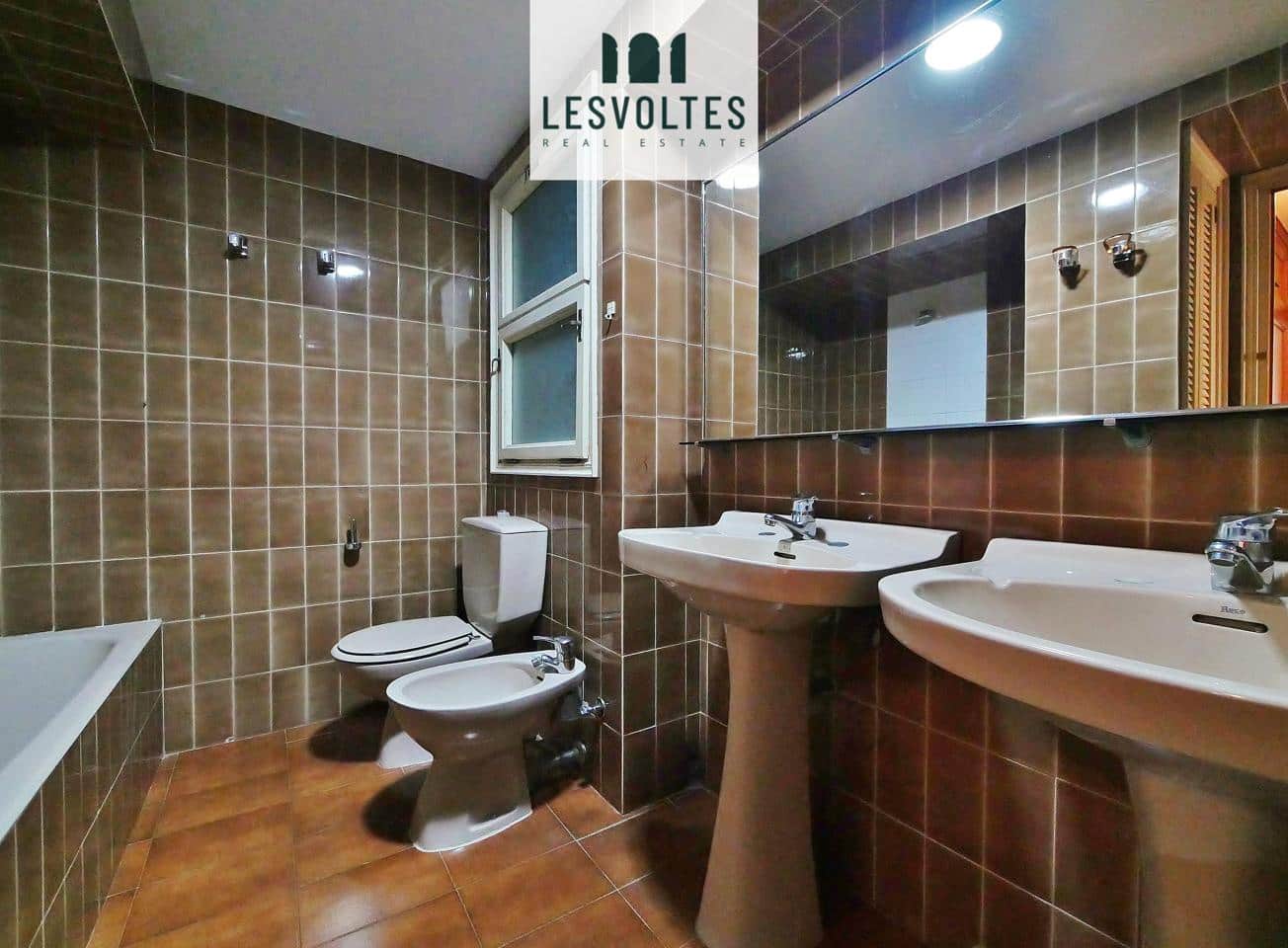 5 bedroom Flat for sale in Palafrugell - € 295,000 (Ref: 10081877)