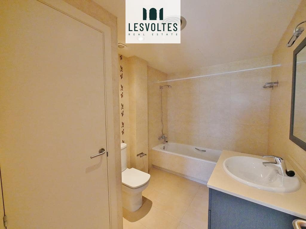 2 bedroom Flat for sale in La Bisbal d'Emporda with pool garage - € 180,000 (Ref: 10081882)
