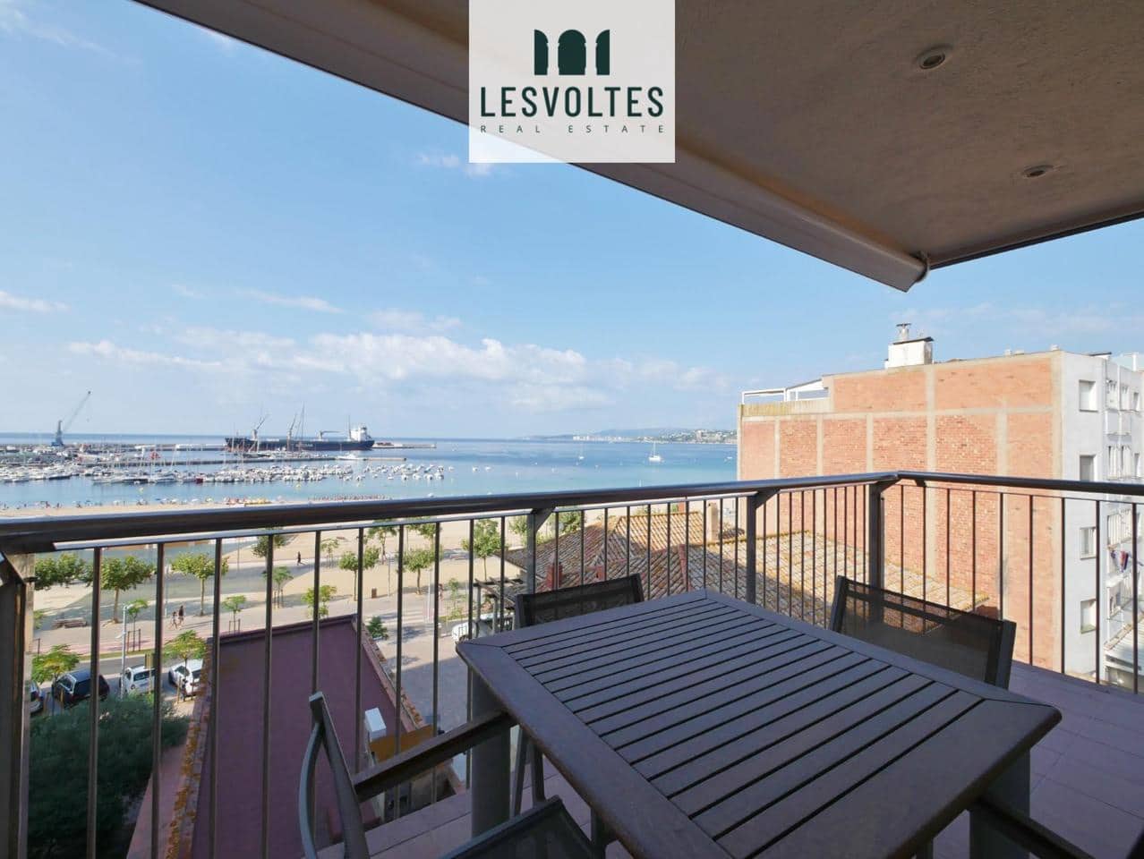 3 bedroom Flat for sale in Palamos with garage - € 590,000 (Ref: 10081887)