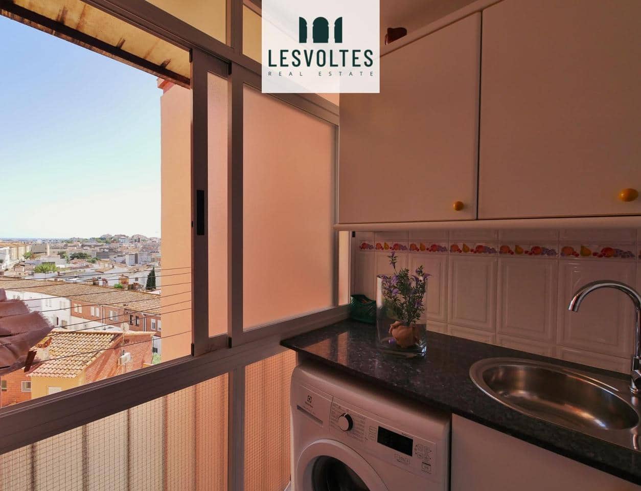 4 bedroom Flat for sale in Palamos - € 250,000 (Ref: 10081888)