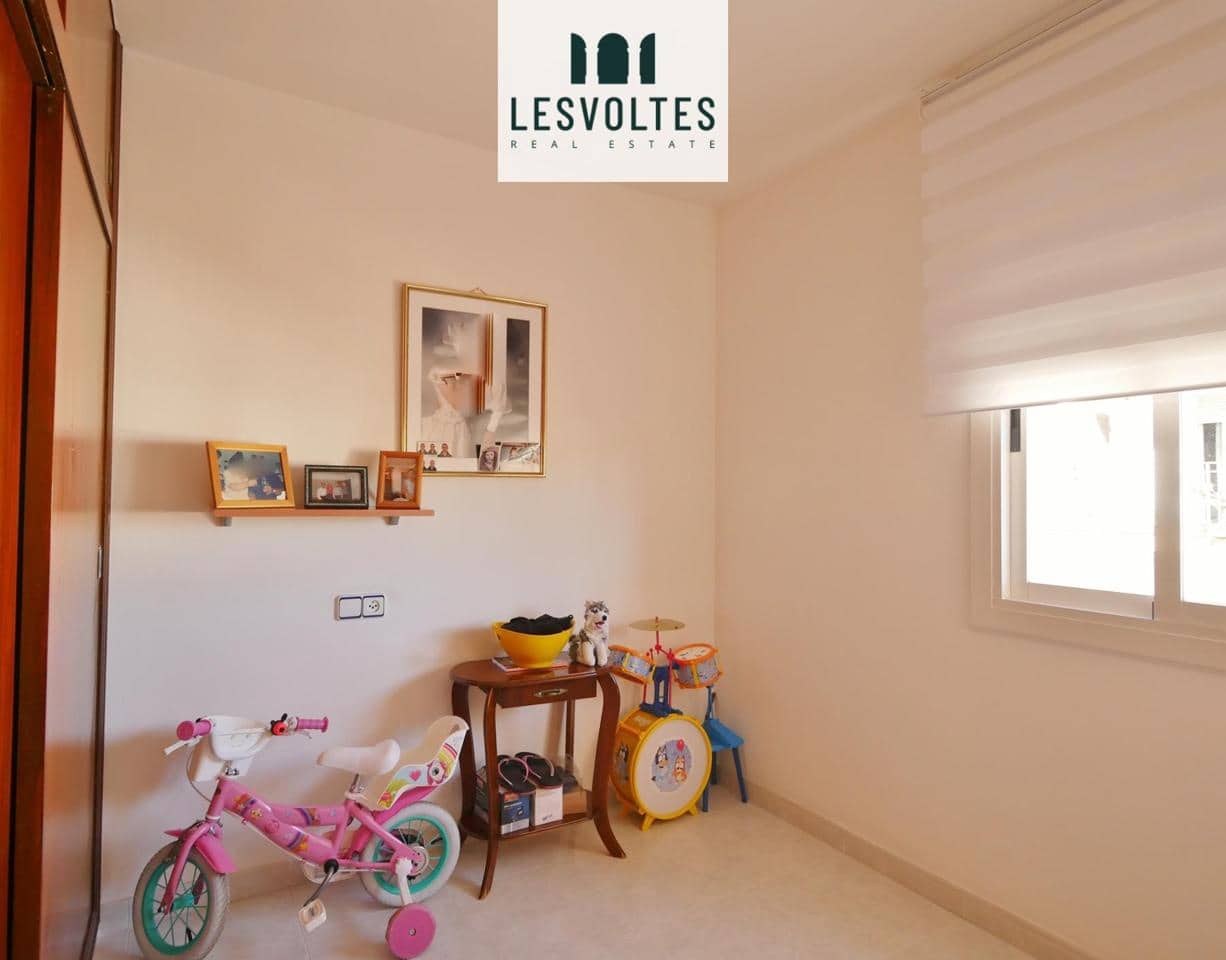 4 bedroom Flat for sale in Palamos - € 250,000 (Ref: 10081888)