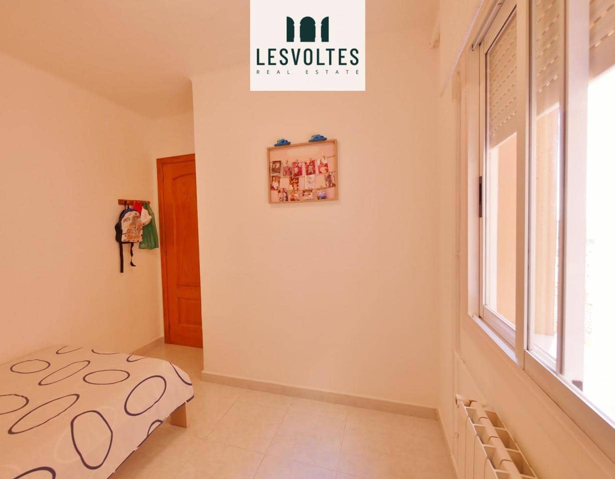 4 bedroom Flat for sale in Palamos - € 250,000 (Ref: 10081888)