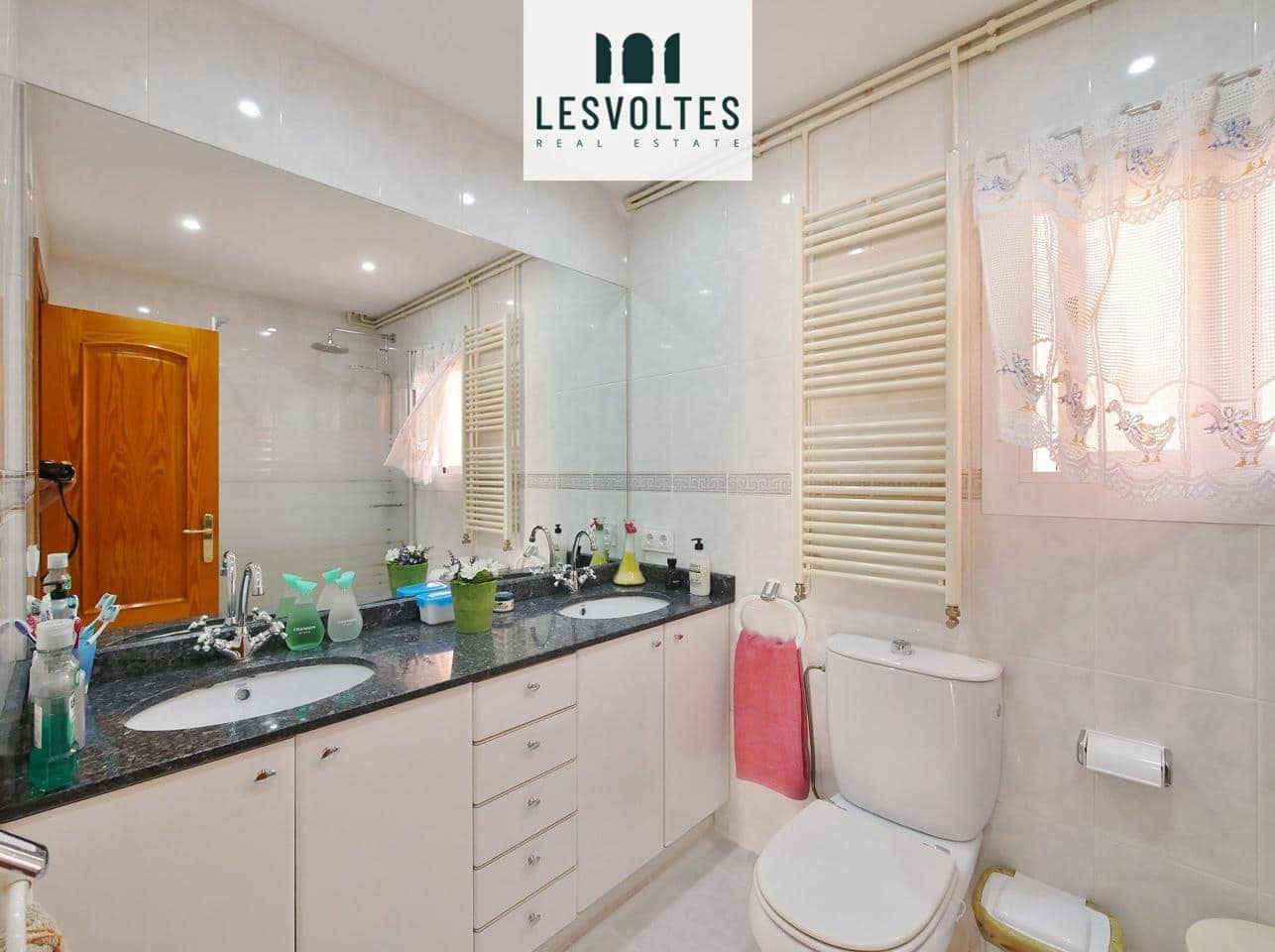4 bedroom Flat for sale in Palamos - € 250,000 (Ref: 10081888)
