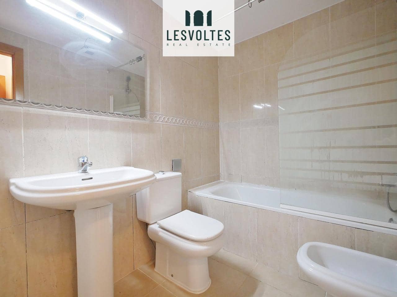 2 bedroom Flat for sale in Palafrugell with garage - € 180,000 (Ref: 10081889)