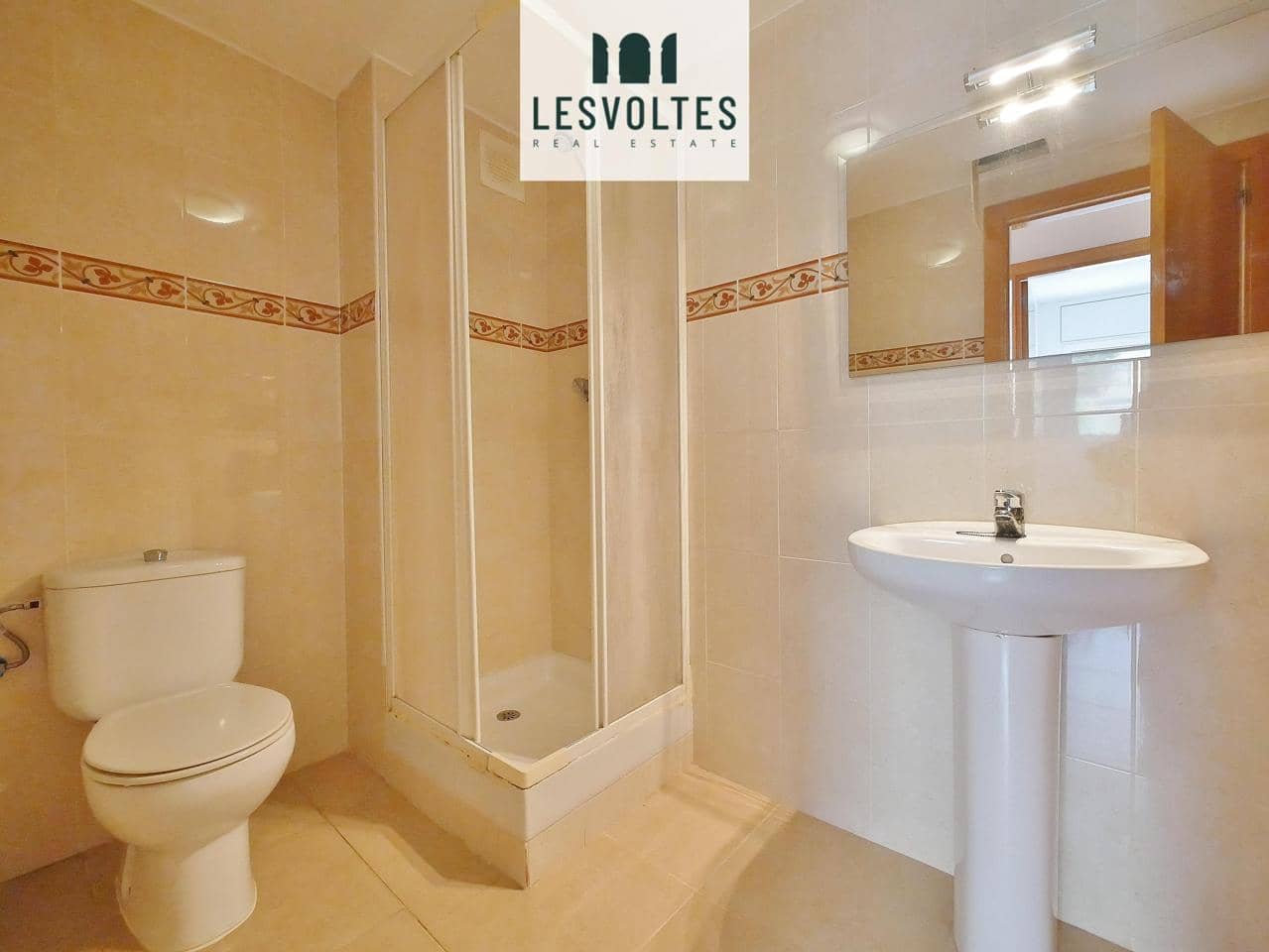 2 bedroom Flat for sale in Palafrugell with garage - € 180,000 (Ref: 10081889)