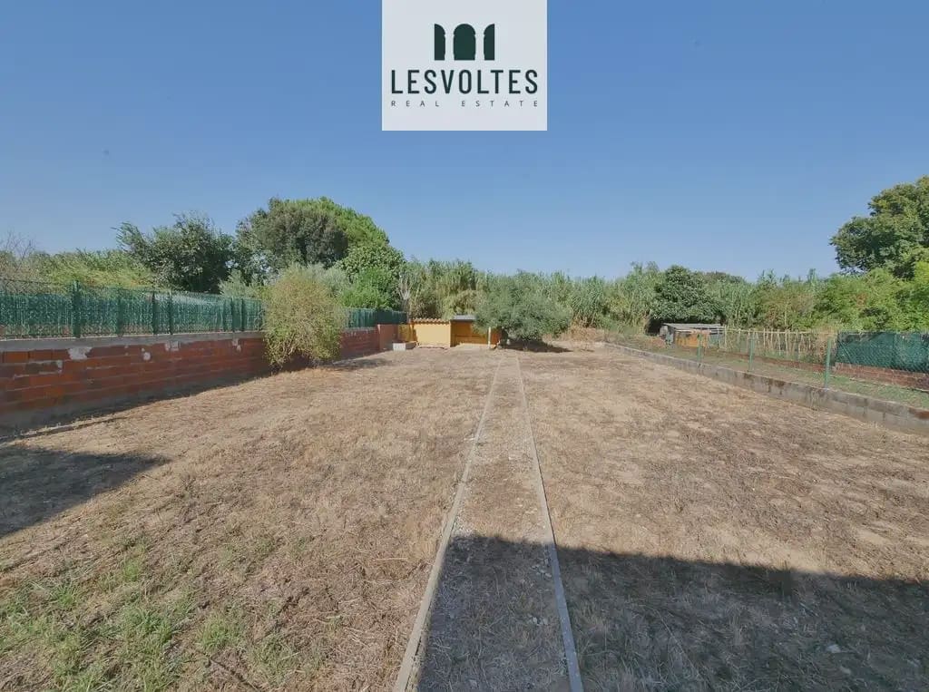 Local Comercial en La Bisbal d'Empordà en venta - 220.000 € (Ref: 10081898)
