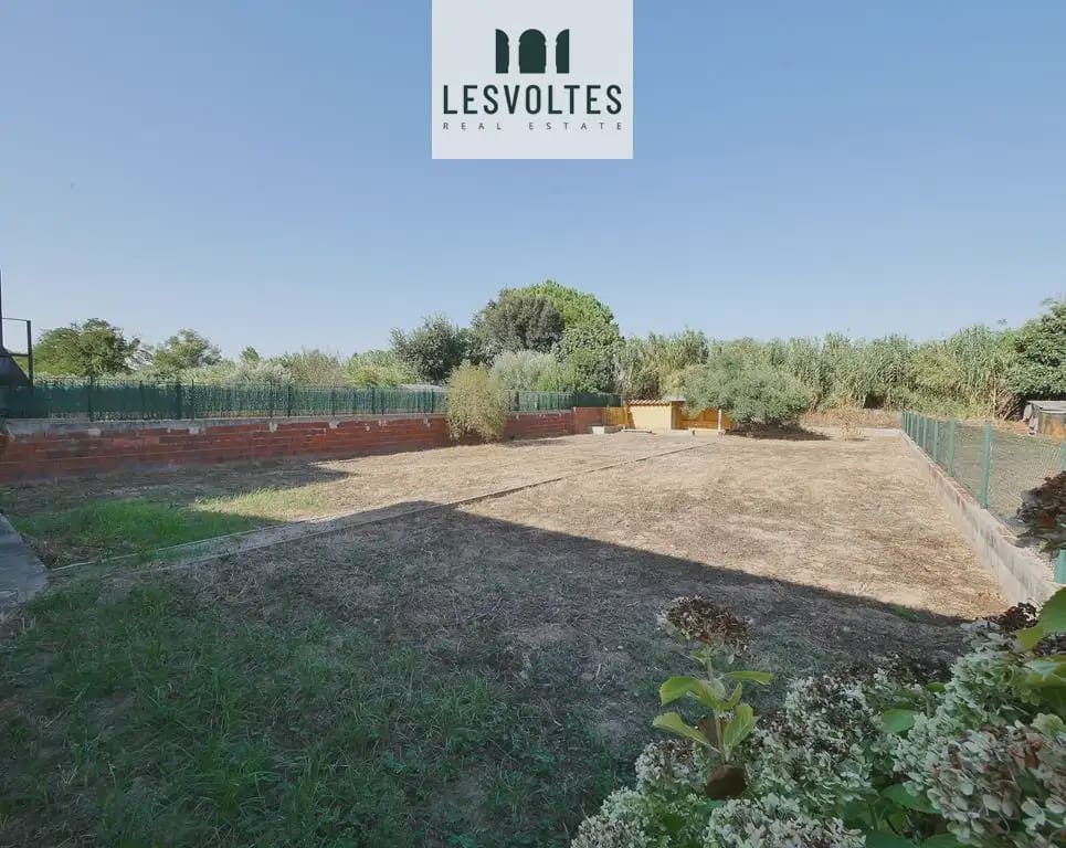 Local Comercial en La Bisbal d'Empordà en venta - 220.000 € (Ref: 10081898)