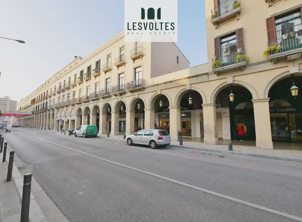 Local Comercial en La Bisbal d'Empordà en venta - 220.000 € (Ref: 10081898)