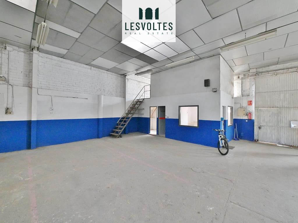 3 bedroom Commercial for sale in La Bisbal d'Emporda with garage - € 220,000 (Ref: 10081898)