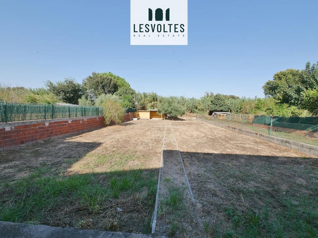 3 bedroom Commercial for sale in La Bisbal d'Emporda with garage - € 220,000 (Ref: 10081898)