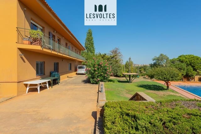 Chalet de 8 habitaciones en Calella de Palafrugell, Palafrugell en venta con piscina garaje - 1.800.000 € (Ref: 10081900)