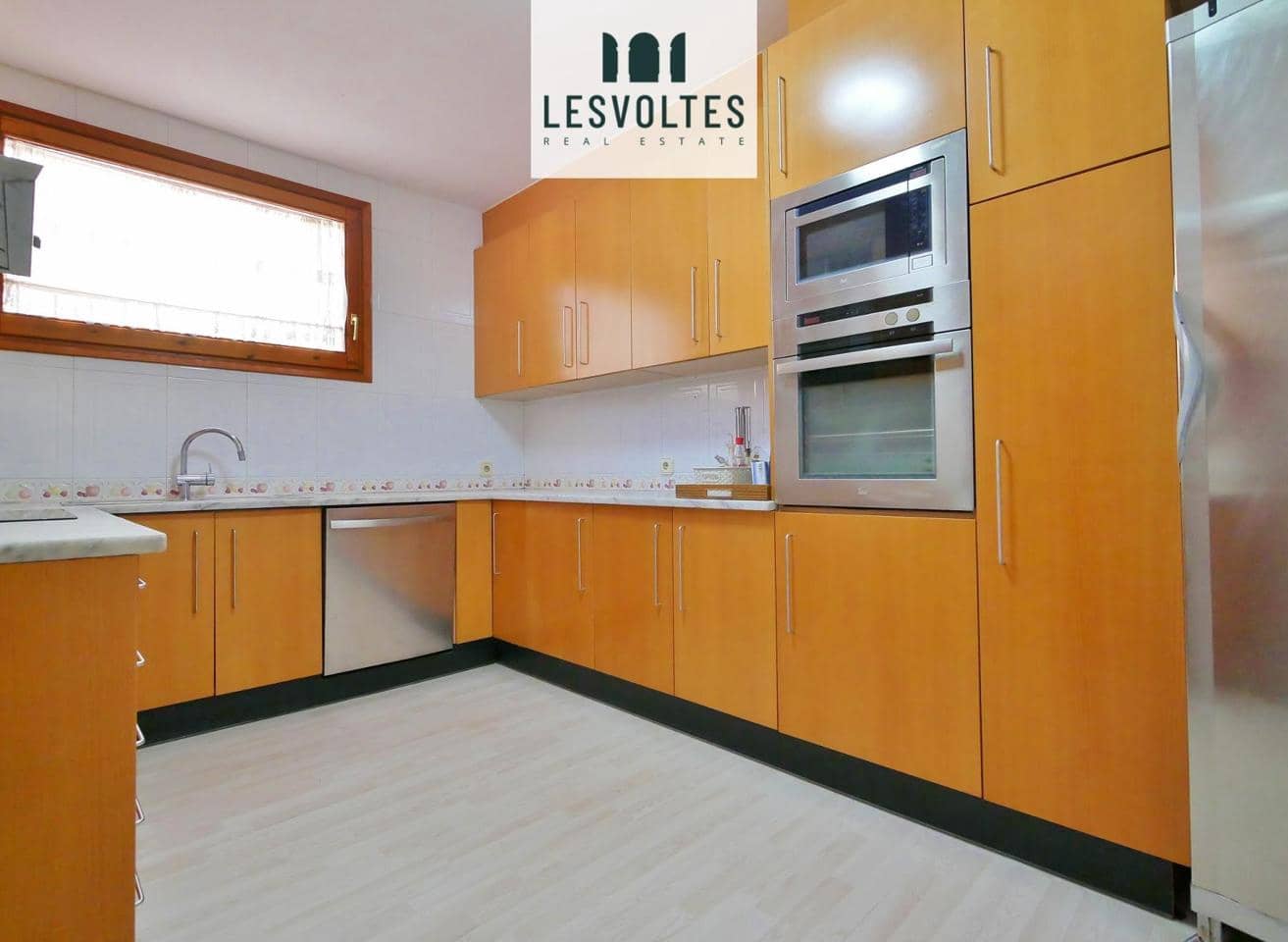 3 bedroom Villa for sale in Tamariu with garage - € 750,000 (Ref: 10081901)