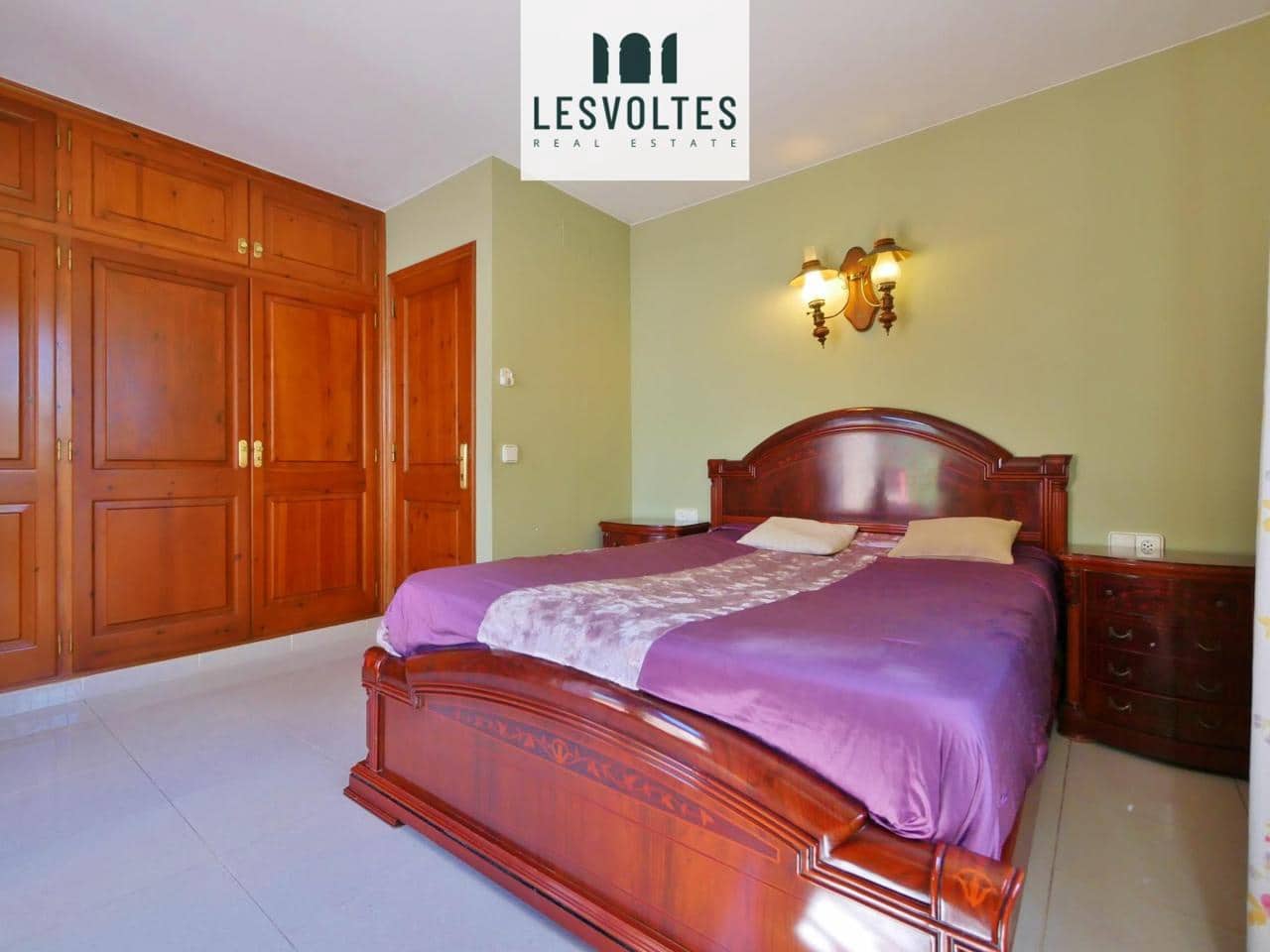 3 bedroom Villa for sale in Tamariu with garage - € 750,000 (Ref: 10081901)