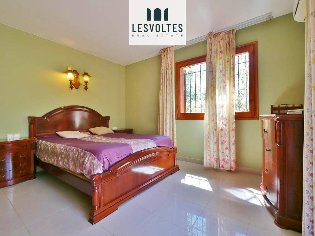 3 bedroom Villa for sale in Tamariu with garage - € 750,000 (Ref: 10081901)