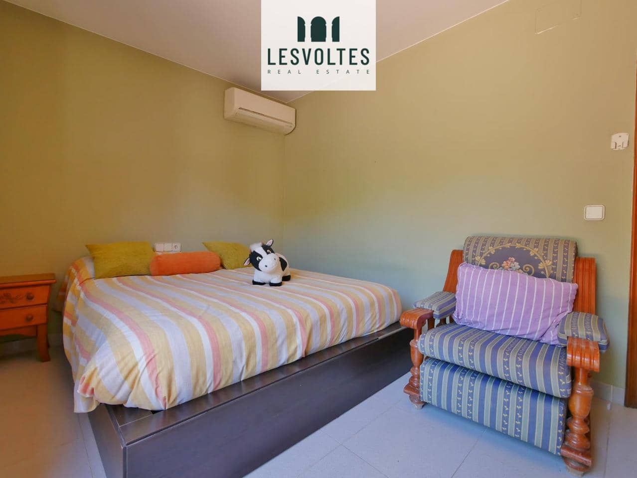 3 bedroom Villa for sale in Tamariu with garage - € 750,000 (Ref: 10081901)