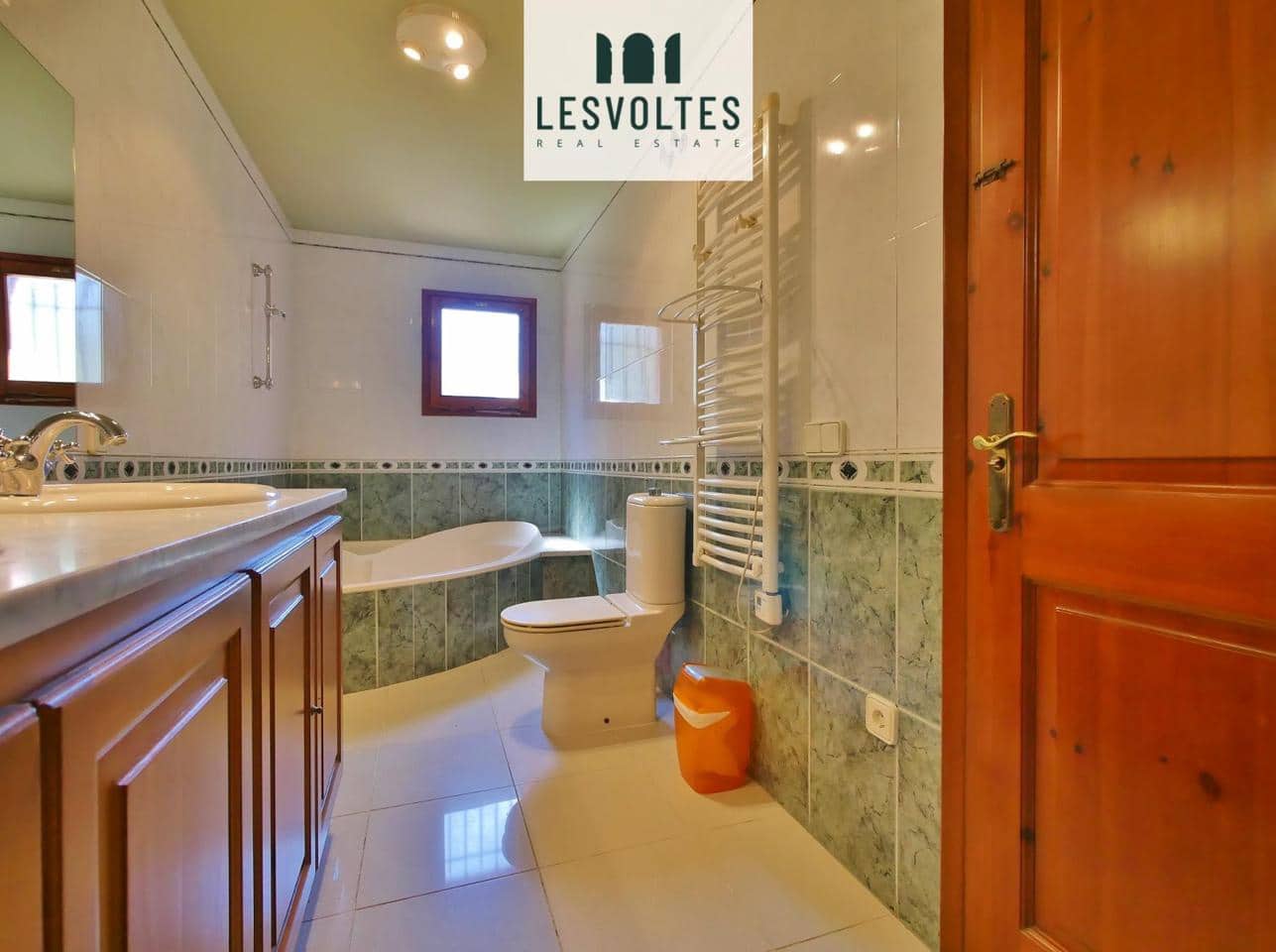 3 bedroom Villa for sale in Tamariu with garage - € 750,000 (Ref: 10081901)