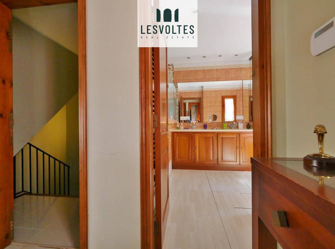 3 bedroom Villa for sale in Tamariu with garage - € 750,000 (Ref: 10081901)