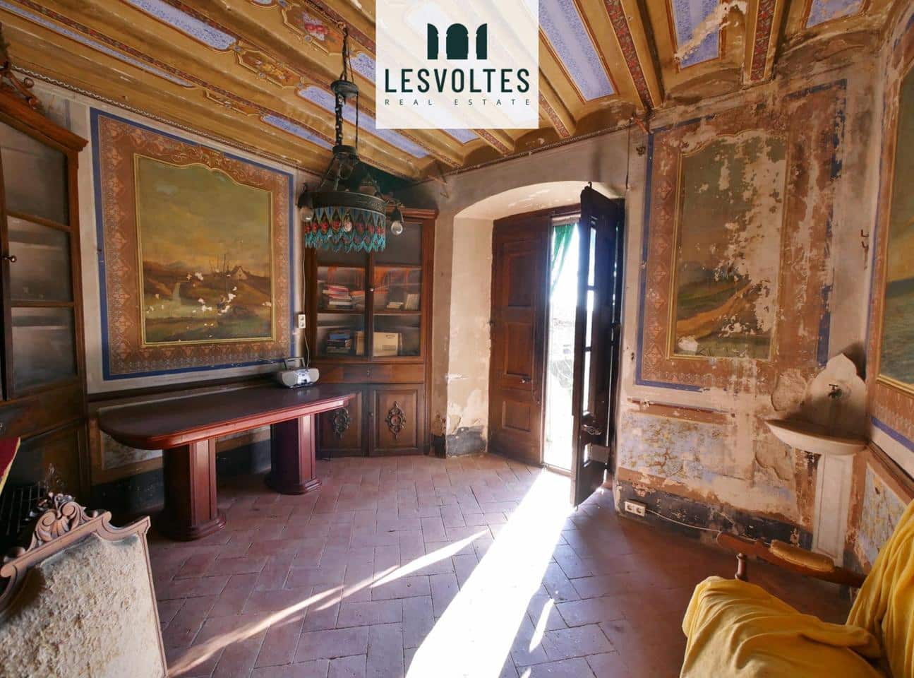 4 bedroom Villa for sale in Rupia with garage - € 1,000,000 (Ref: 10081903)