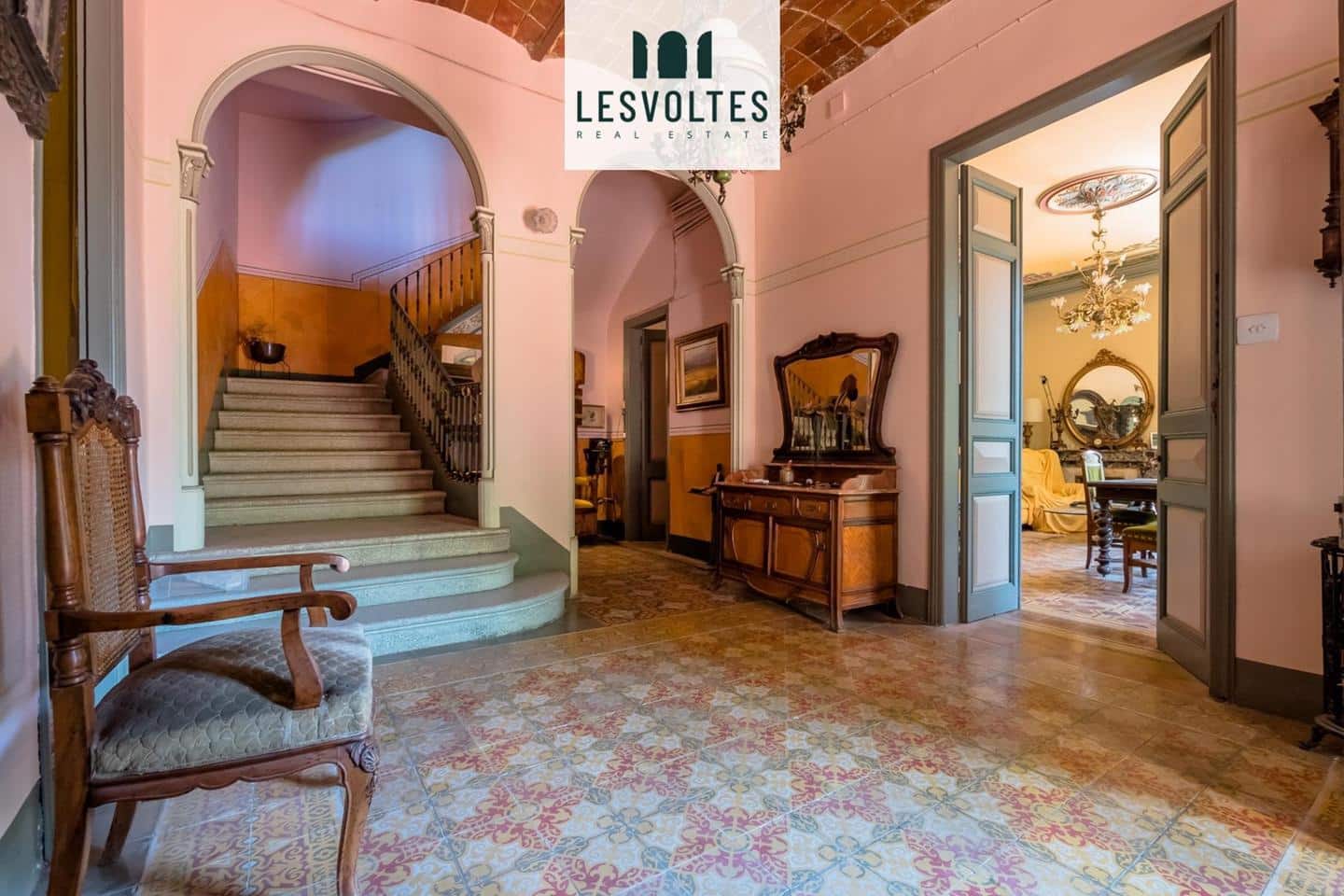 7 bedroom Villa for sale in Sant Marti Vell with garage - € 3,800,000 (Ref: 10081906)