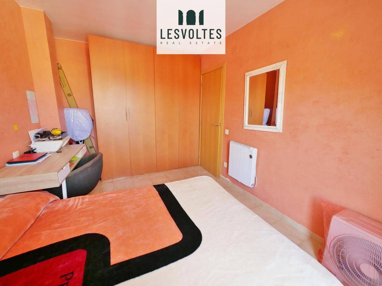 4 bedroom Villa for sale in Palafrugell with garage - € 250,000 (Ref: 10081907)