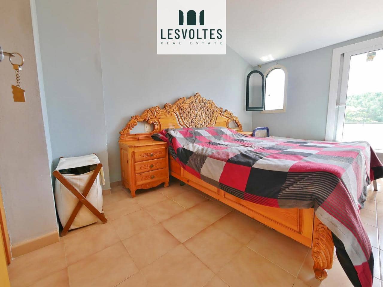 4 bedroom Villa for sale in Palafrugell with garage - € 250,000 (Ref: 10081907)