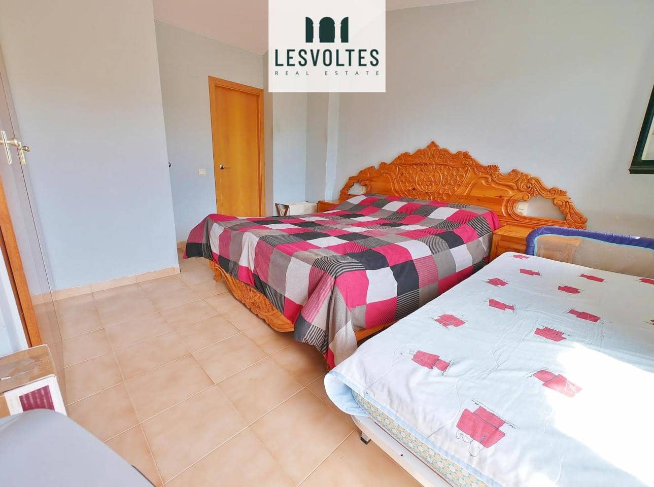 4 bedroom Villa for sale in Palafrugell with garage - € 250,000 (Ref: 10081907)