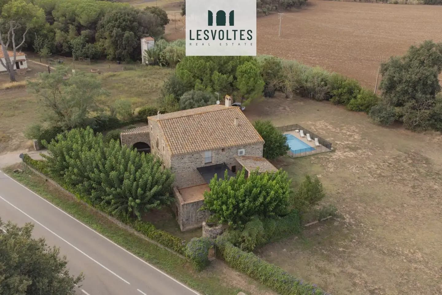 8 soveværelse Finca/Landehus til salg i Rupia med swimmingpool - € 1.275.000 (Ref: 10081908)