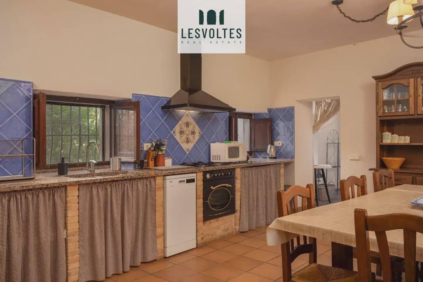 8 soveværelse Finca/Landehus til salg i Rupia med swimmingpool - € 1.275.000 (Ref: 10081908)