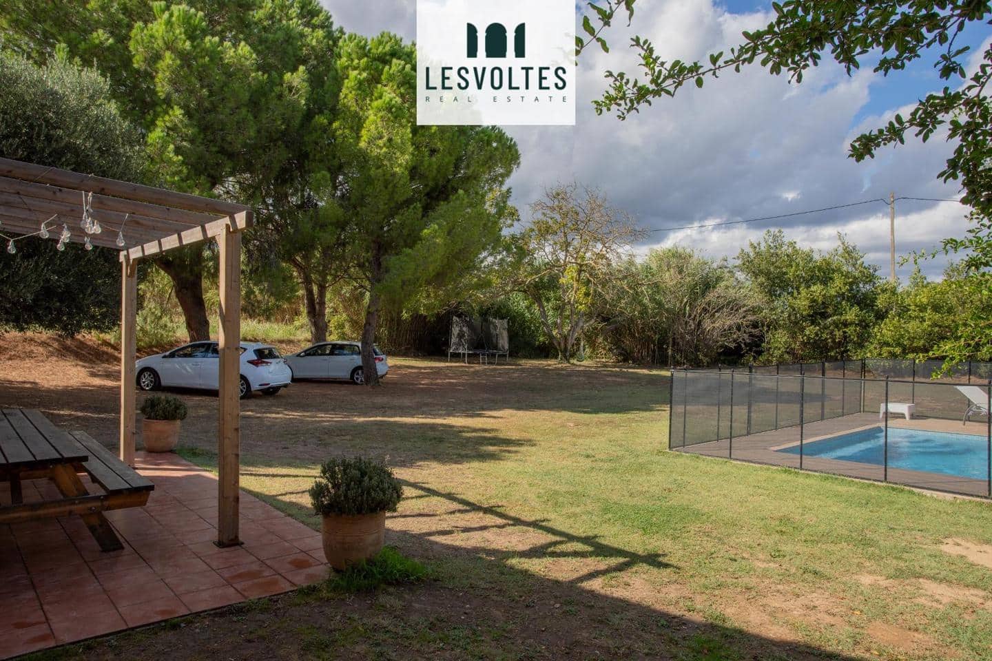 8 bedroom Villa for sale in Rupia with pool - € 1,275,000 (Ref: 10081908)