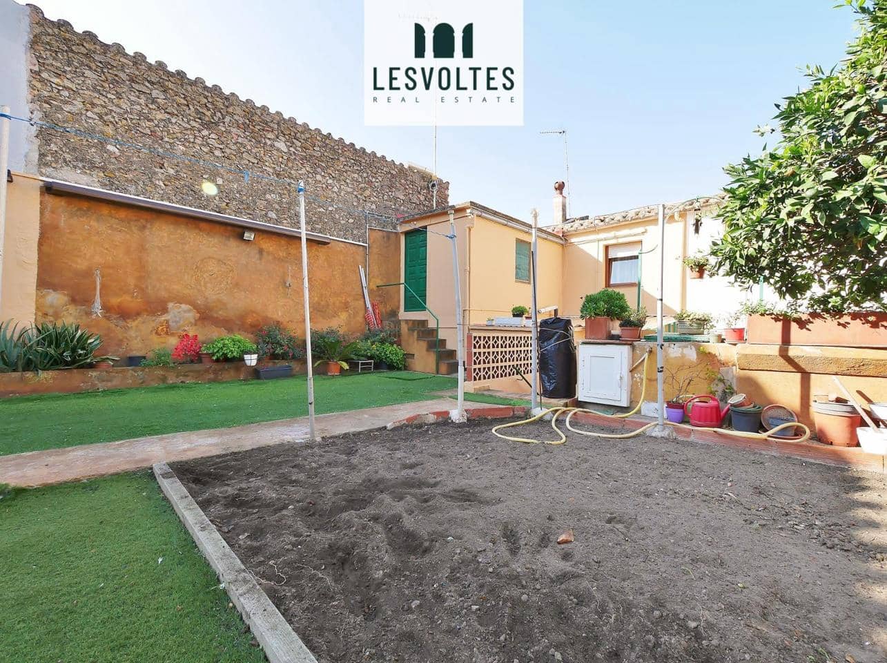 4 bedroom Villa for sale in Palafrugell - € 350,000 (Ref: 10081909)