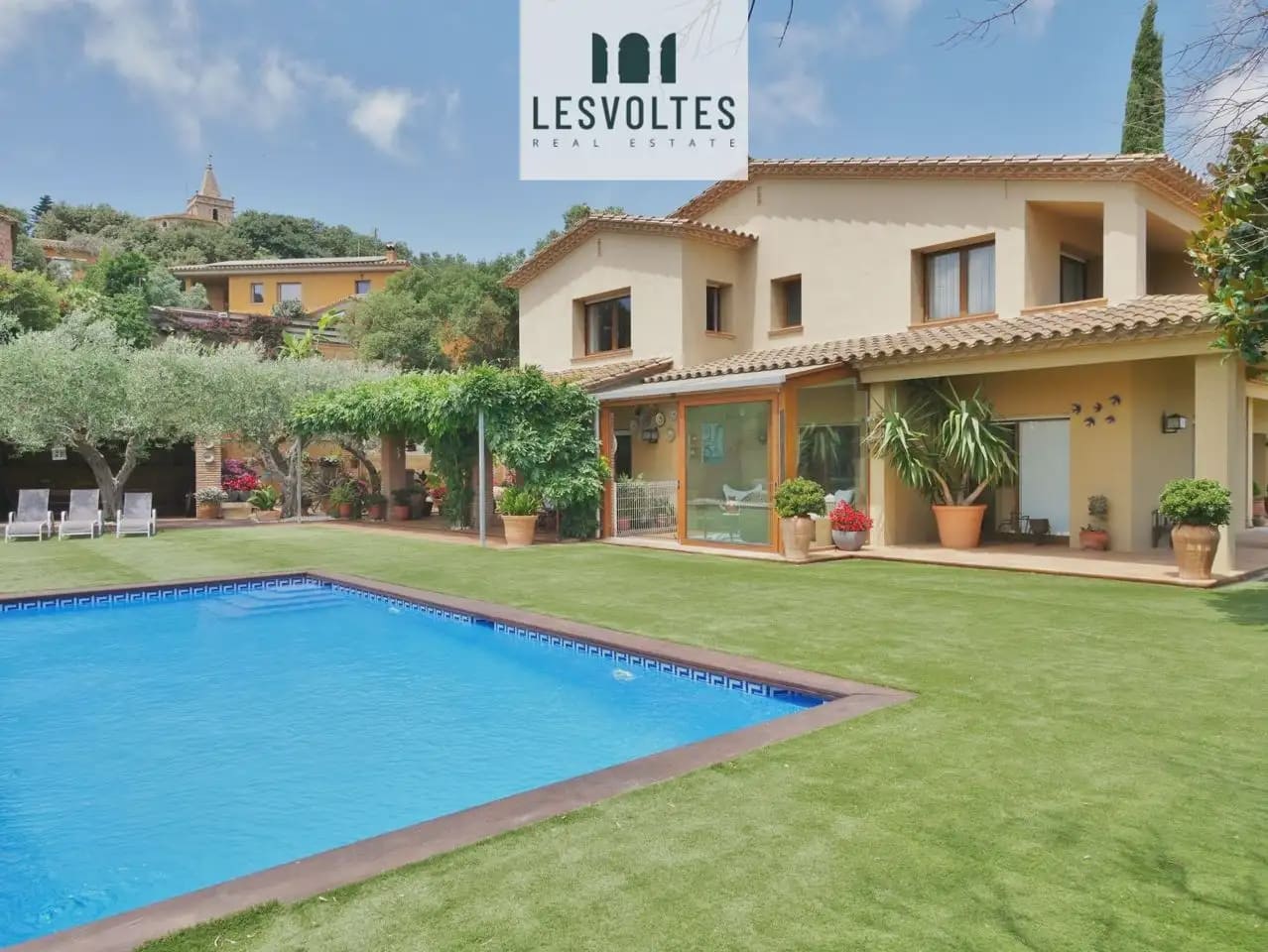5 Zimmer Villa zu verkaufen in Mont-ras mit Pool Garage - 1.500.000 € (Ref: 10081911)