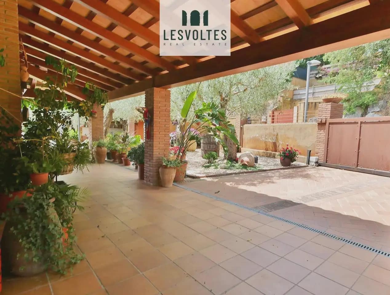 5 Zimmer Villa zu verkaufen in Mont-ras mit Pool Garage - 1.500.000 € (Ref: 10081911)