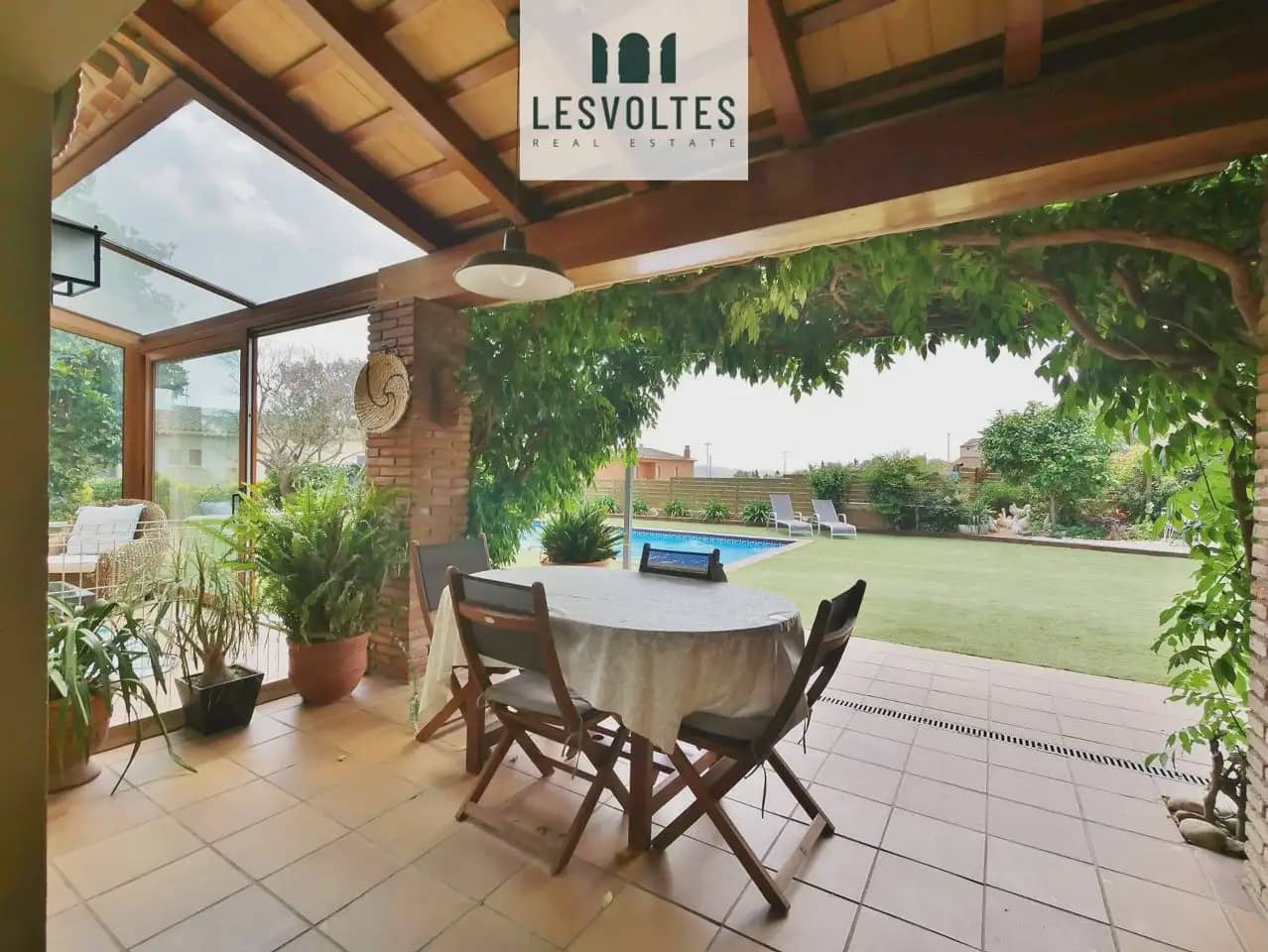 5 Zimmer Villa zu verkaufen in Mont-ras mit Pool Garage - 1.500.000 € (Ref: 10081911)
