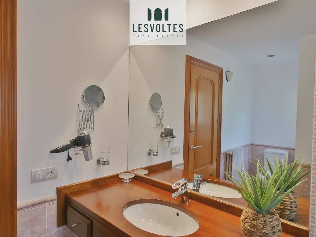 5 Zimmer Villa zu verkaufen in Mont-ras mit Pool Garage - 1.500.000 € (Ref: 10081911)