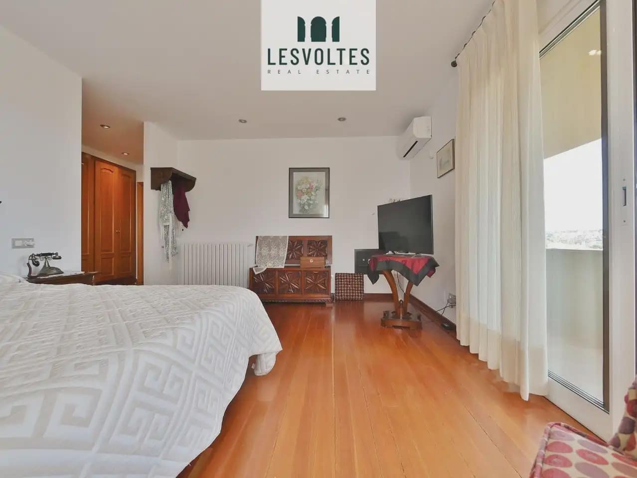 5 Zimmer Villa zu verkaufen in Mont-ras mit Pool Garage - 1.500.000 € (Ref: 10081911)