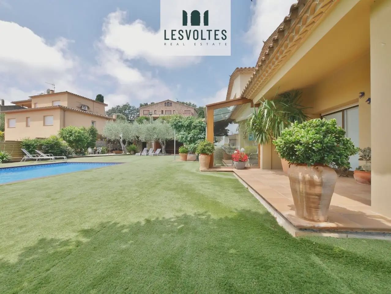 5 Zimmer Villa zu verkaufen in Mont-ras mit Pool Garage - 1.500.000 € (Ref: 10081911)