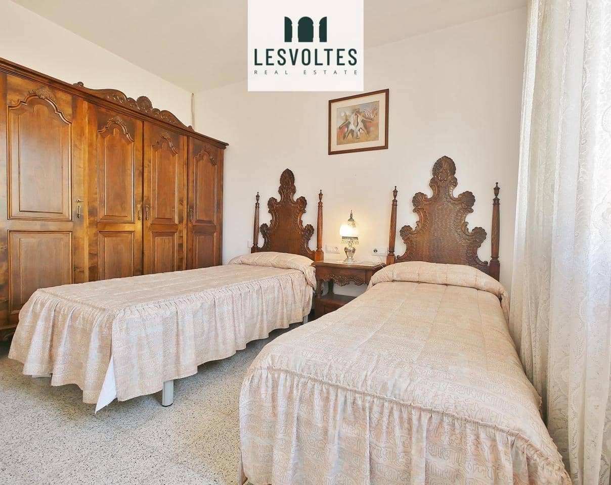 3 bedroom Villa for sale in Palafrugell with garage - € 295,000 (Ref: 10081912)
