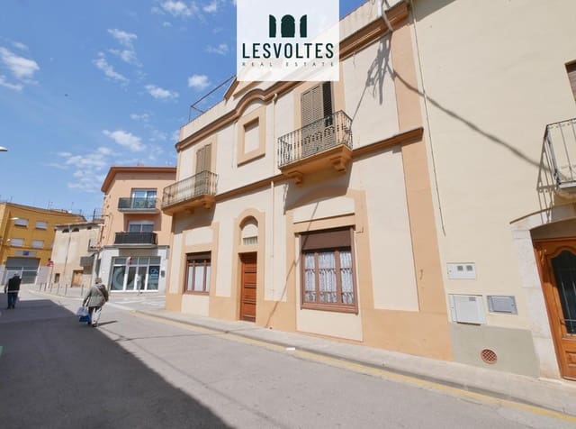 Chalet de 6 habitaciones en La Bisbal d'Empordà en venta con garaje - 450.000 € (Ref: 10081914)