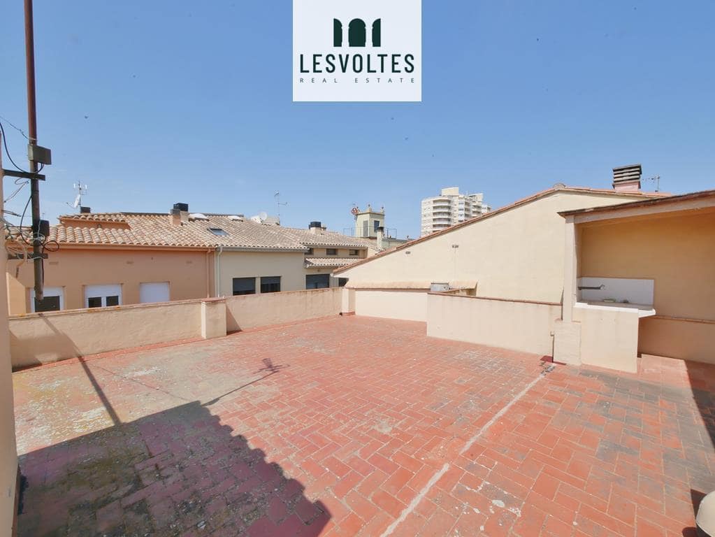 6 Zimmer Villa zu verkaufen in La Bisbal d'Emporda mit Garage - 450.000 € (Ref: 10081914)