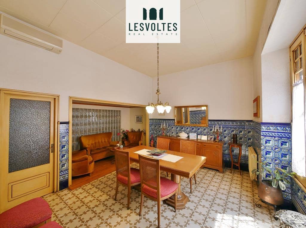 6 Zimmer Villa zu verkaufen in La Bisbal d'Emporda mit Garage - 450.000 € (Ref: 10081914)