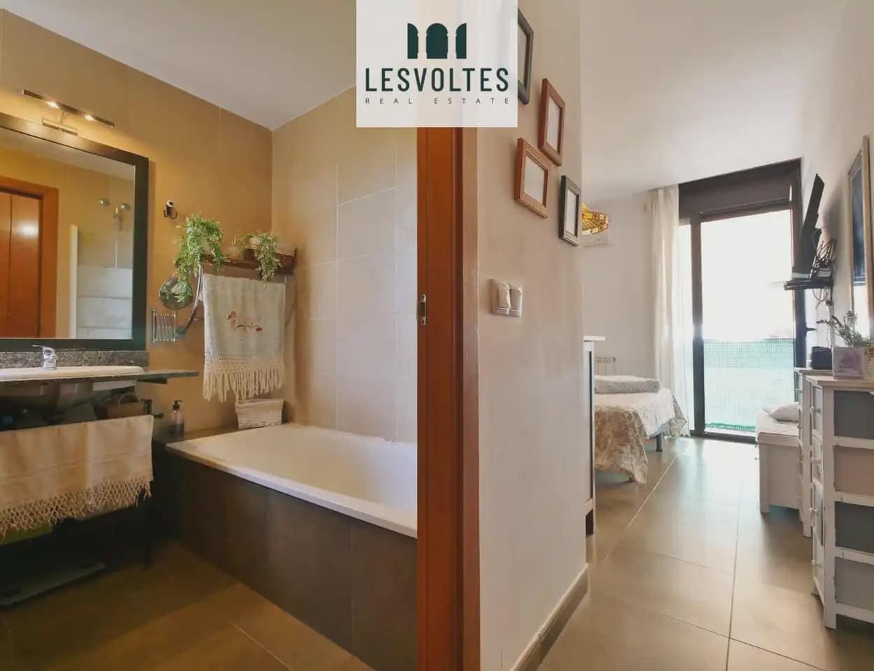 5 Zimmer Reihenhaus zu verkaufen in Vall-llobrega mit Garage - 550.000 € (Ref: 10081917)