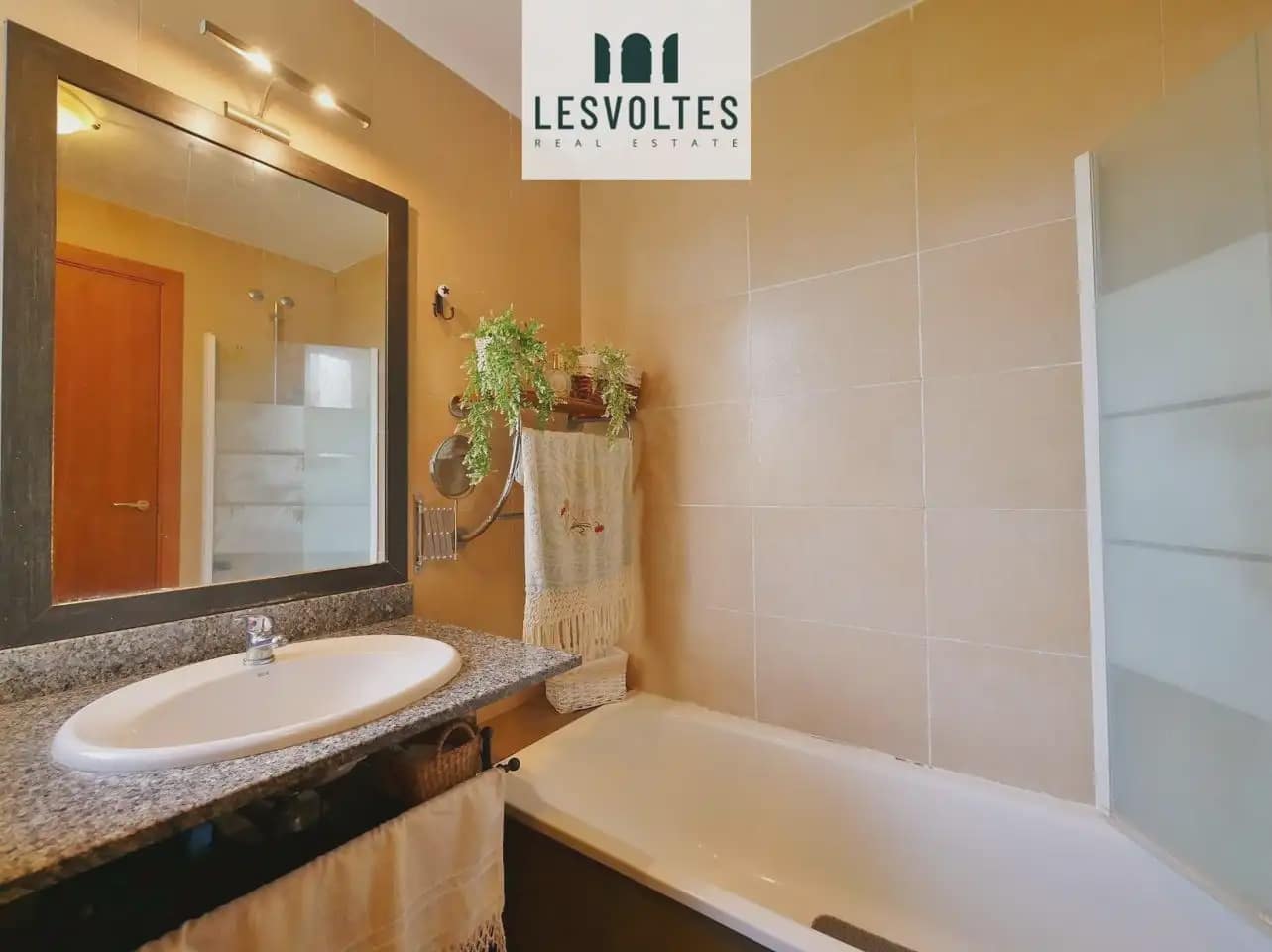 5 Zimmer Reihenhaus zu verkaufen in Vall-llobrega mit Garage - 550.000 € (Ref: 10081917)